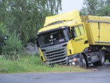 Ciężarówka zablokowała Grzybową w Myszkowie [ZDJĘCIA]