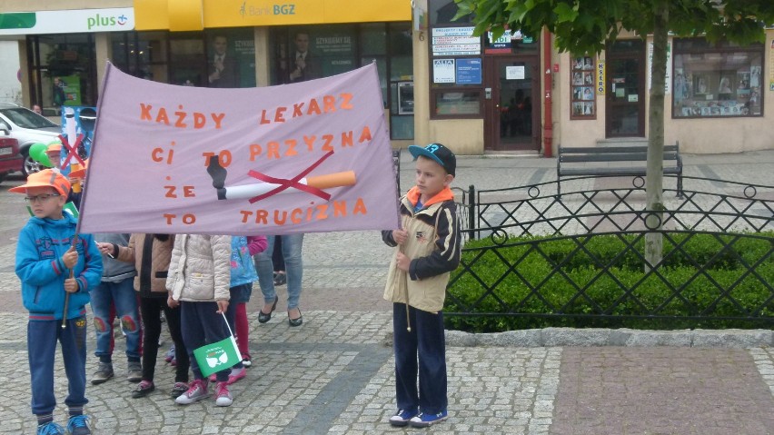 Przedszkolaki z Łęczycy protestowały przeciwko paleniu papierosów 