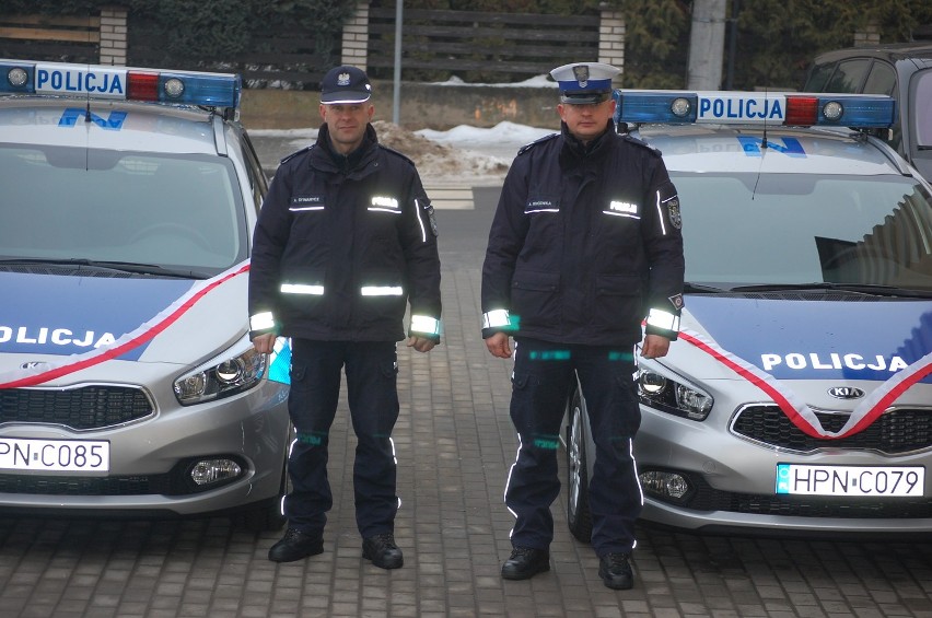 2 z 10 radiowozów przekazanych przez KWP w Gdańsku trafiło do funkcjonariuszy z powiatu bytowskiego