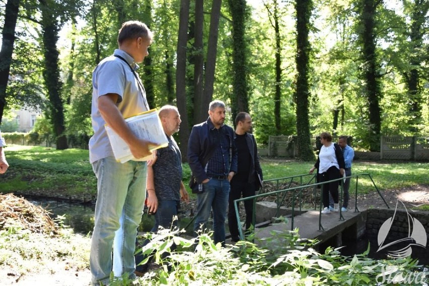 Park Miejski w Sławie przejdzie rewitalizację. Teren jest już w rękach wykonawcy