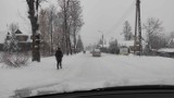 Atak zimy na Podhalu. Spadło kilkanaście centymetrów śniegu. Ulice są zasypane. Jeździ się bardzo źle