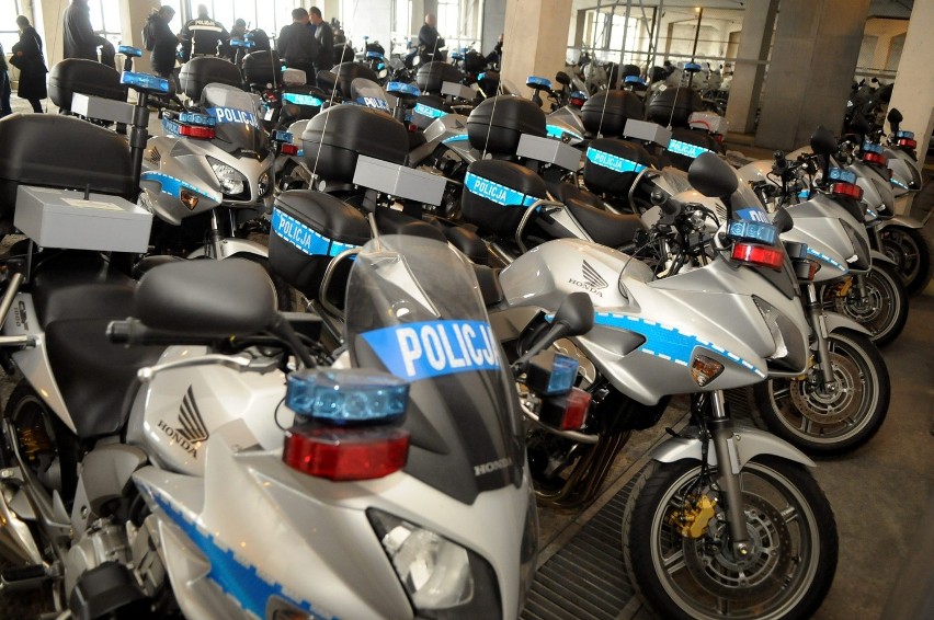 Lubelskie: Policjanci dostali nowe hondy CBF-1000A