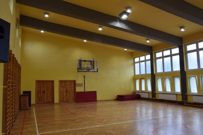 Stara sala gimnastyczna przy SP nr 5 nie zostanie zburzona. Nowa ma służyć zarówno uczniom, jak i klubom sportowym