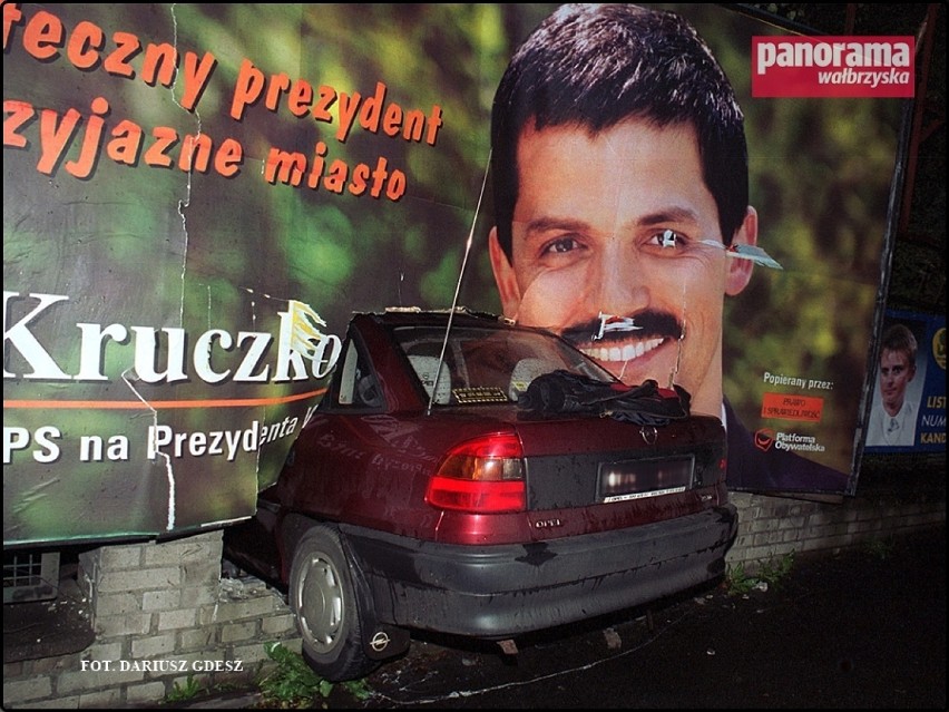 Wrzesień 2002 r. Na ul. Wrocławskiej w Wałbrzychu kierowca...