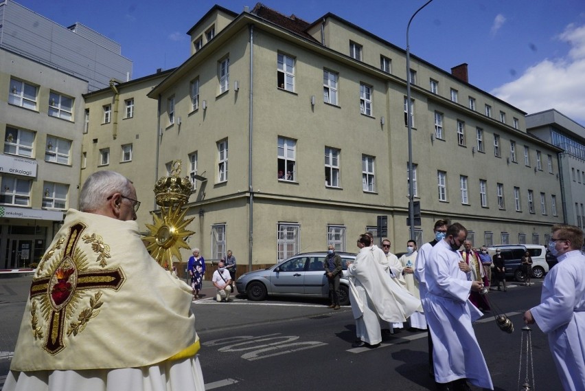 Ulicami Poznania przeszła w czwartek centralna procesja...