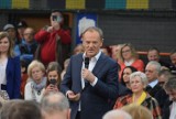 Donald Tusk w Częstochowie obiecał 1500 zł "babciowego"