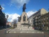 Kraków. Tak Zarząd Dróg Miasta Krakowa chce zabezpieczyć Plac Jana Matejki przed deskorolkarzami 