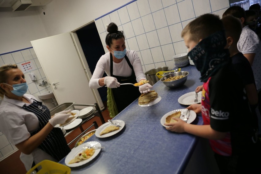 Jak dzieci z Rybnika jedzą w szkołach? Czy marnuje się jedzenie?