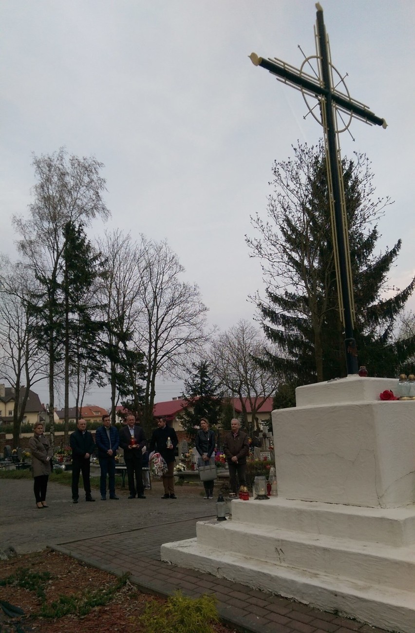 Delegacja malborskiego PiS uczciła pamięć o ofiarach katastrofy smoleńskiej i zbrodni katyńskiej