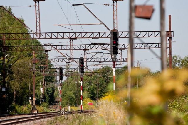 Funkcjonariusze Służby Ochrony Kolei zatrzymali dwóch wałbrzyszan, którzy kradli elementy infrastruktury na linii kolejowej z Wrocławia przez Wałbrzych do Jeleniej Góry