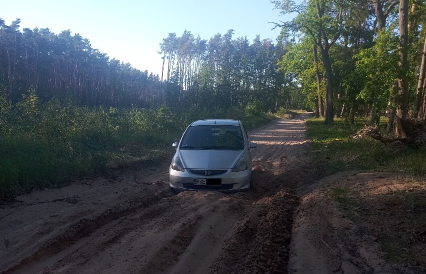 Wasze sprawy. “Ekstremalna droga” do Tworzykowa. Czy mieszkańcy doczekają się drogi z prawdziwego zdarzenia?