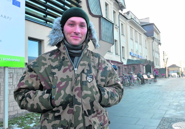 -&nbsp;Nic tak nie denerwuje, jak spóźniające się i jeżdżące według własnej logiki pociągi, a spóźniają się rzeczywiście bardzo często - mówi Rafał Krysiak, często korzystający z kolejowej komunikacji.