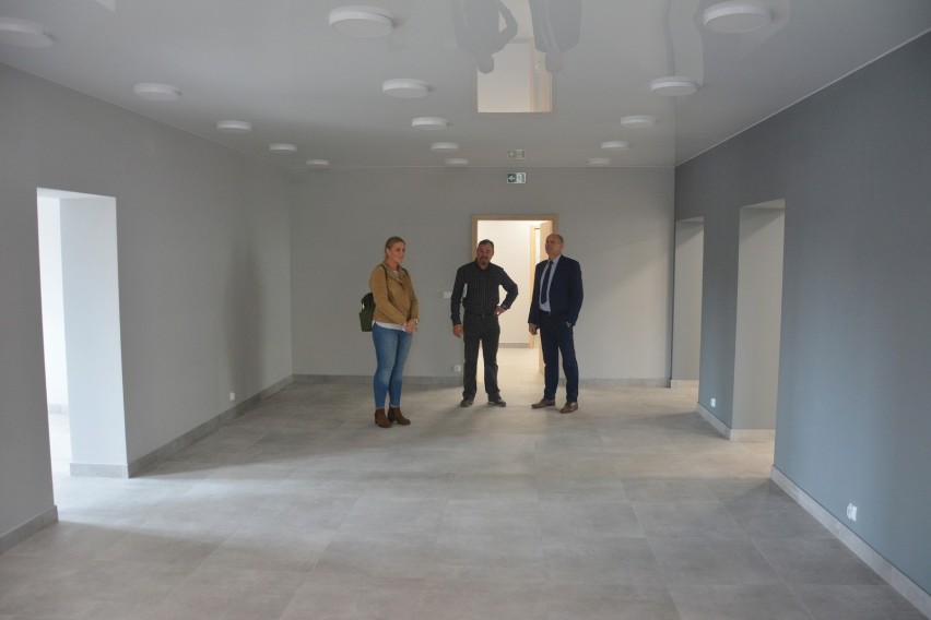 Prace budowlane przy nowej siedzibie OKiS-u i biblioteki w Żukowie już zakończone