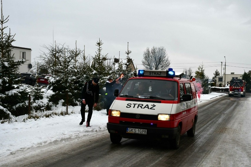 Strażacy z Lubieszyna mają nowy wóz. Wcześniej do akcji jeździli ponad czterdziestoletnim, wysłużonym jelczem 