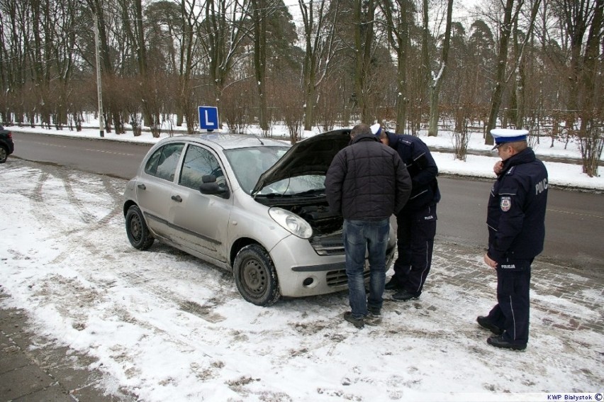 Funkcjonariusze Wydziału Ruchu Drogowego Komendy Miejskiej...