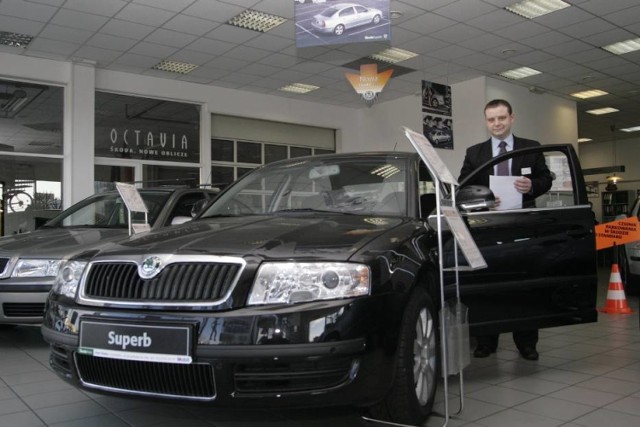 Miasto Jelenia Góra kupi za 150 tysięcy złotych nową limuzynę marki Skoda Superb.