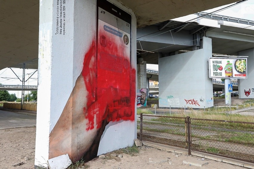 Zniszczono mural aktywistów LGBT w Szczecinie. Malowidło nie przetrwało nawet kilku dni