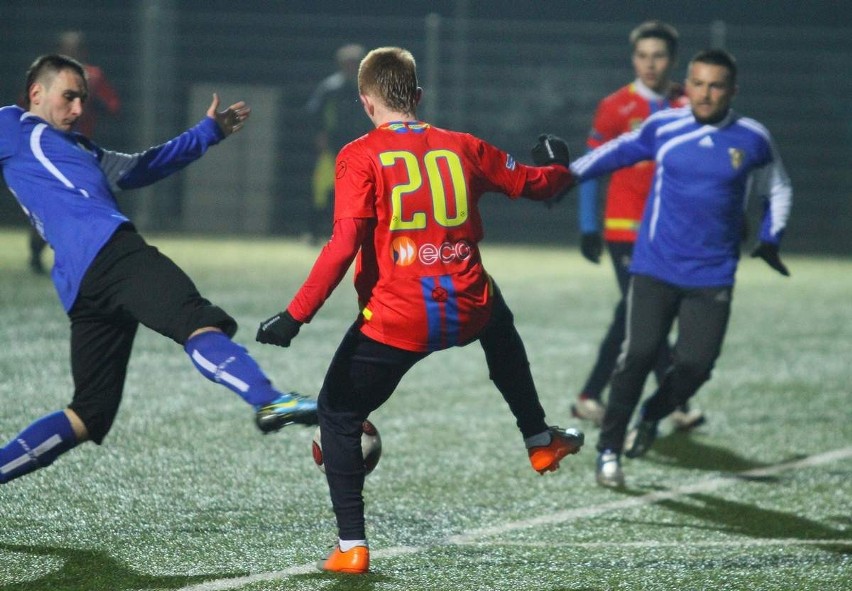 Piłka nożna: Górnik PWSZ Wałbrzych - Oderka Opole 4:3