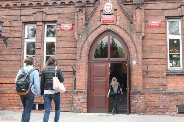Budynek szkoły przy ul. Mickiewicza (obecnie w remoncie).