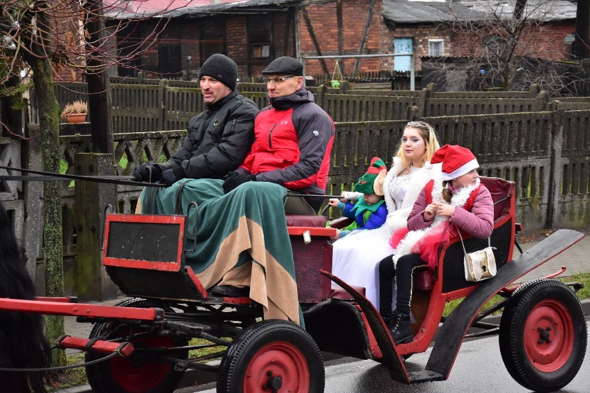 Bajkowa impreza "Święty Mikołaj jest wśród nas" w Janowcu Wielkopolskim [zdjęcia, wideo]