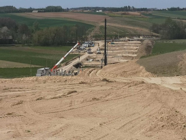 Prace blisko granicy z woj. świętokrzyskim na odcinku Moczydło-Miechów