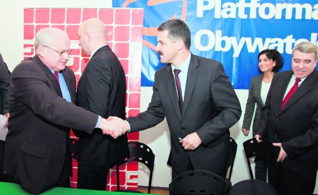 Przed drugą turą wyborów wałbrzyskie PO i SLD podpisały koalicję w mieście i powiecie
