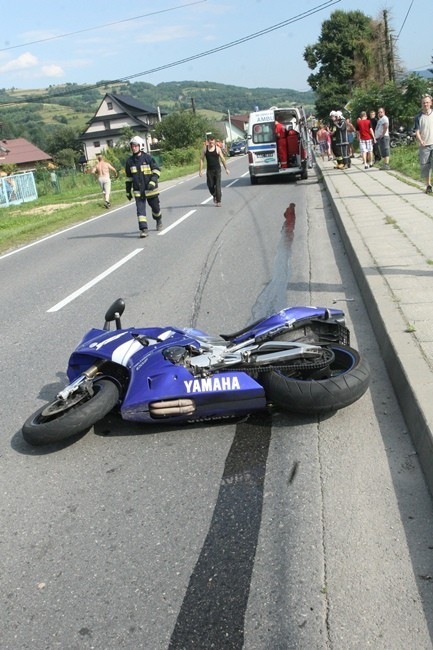 Kamienica: motocyklista wbił się w seata [ZDJĘCIA]