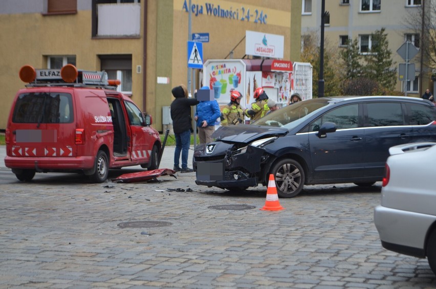 Zderzenie na skrzyżowaniu alei Wolności z Jedności...