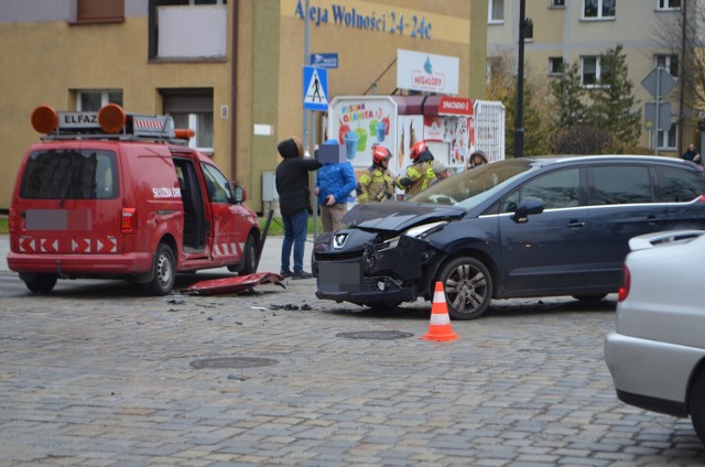 Zderzenie na skrzyżowaniu alei Wolności z Jedności Robotniczej