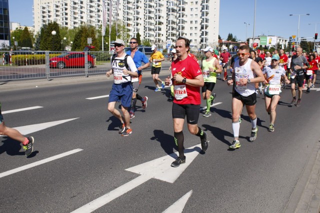 Orlen Warsaw Marathon 2018. Biegacze pokonali królewski dystans. Biegliście? Szukajcie się na zdjęciach [GALERIA 6]
