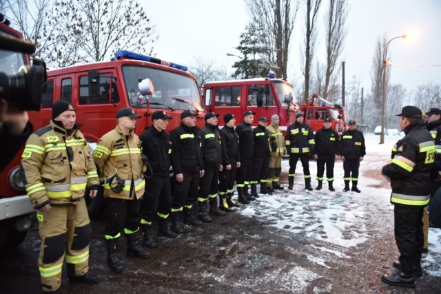 Samochody OSP z Bęczkowic i Niechcic pojechały na Ukrainę, żeby służyć ukraińskim strażakom