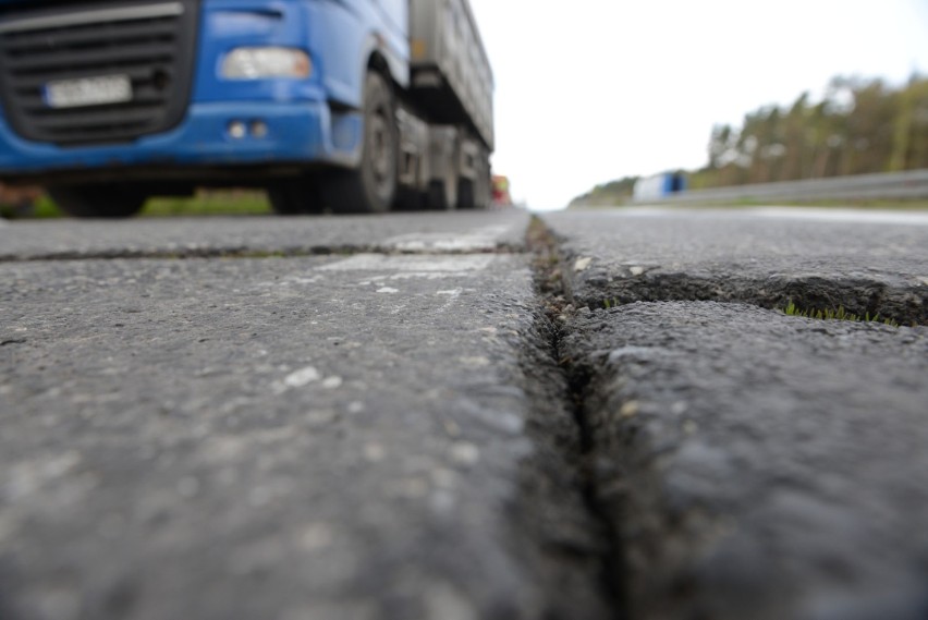 Fatalny stan autostrady A18 - jezdnia południowa