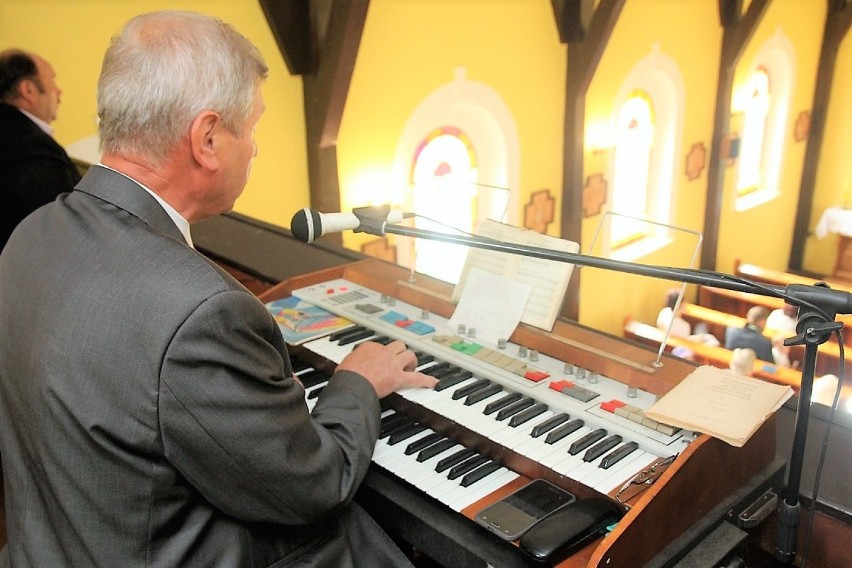 Na niedzielnej mszy pożegnano po 45 latach pracy organistę 