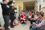 Kwidzyn: Burmistrz rozdawał prezenty młodym pacjentom