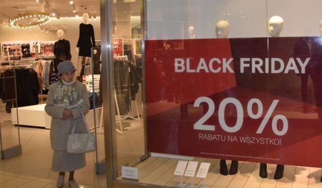 Sklepy w radomskich galeriach i centrach handlowych kuszą promocjami na Black Friday. Czarny Piątek już 23 listopada! Niektóre sklepy wprowadziły też promocje Black Weekend i Black Week. Sprawdź gdzie są promocje!