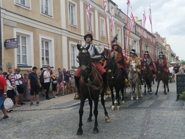 Inauguracja tegorocznego sezonu turystycznego odbędzie się pod szyldem widowiska historycznego "Hetman wielki koronny Jan Zamoyski w Sandomierzu po bitwie pod Byczyną 1588".