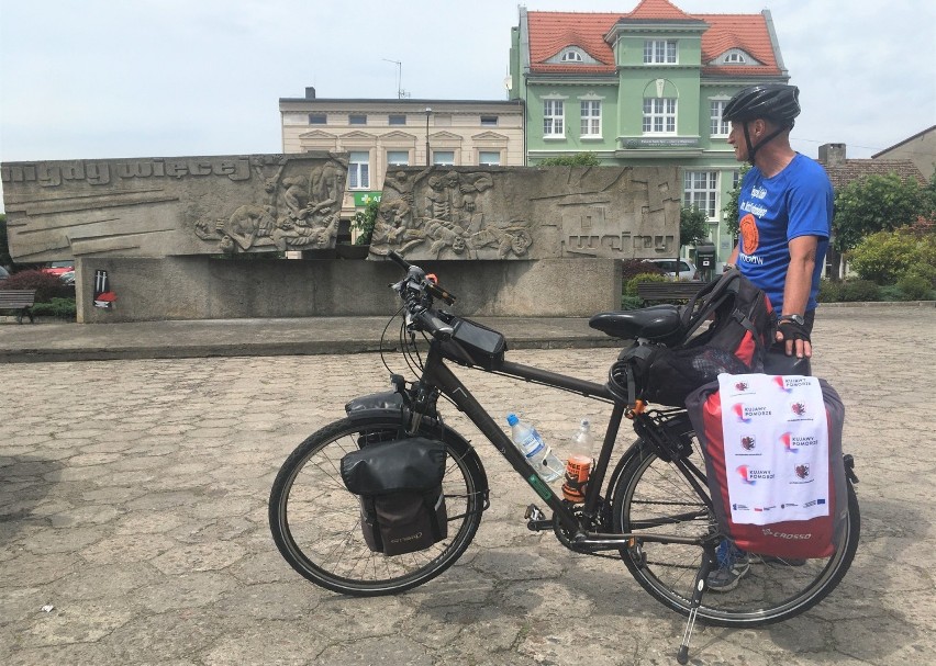 Tomasz Furman z Inowrocławia objechał na rowerze wojeówdztwo...