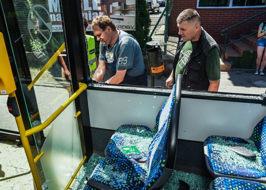 Wypadek autobusu z autem dostawczym w Bydgoszczy