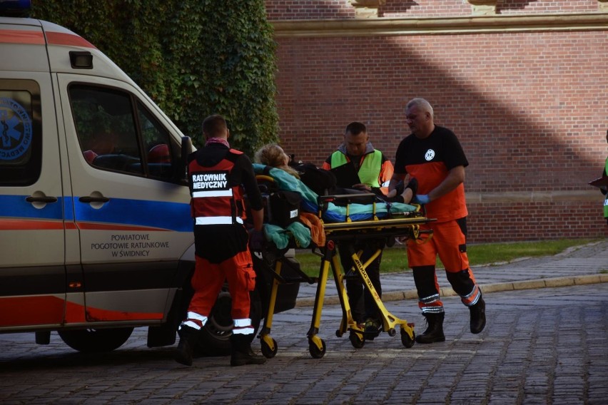 Akcja pomocy ratownikom Pogotowia Ratunkowego w Legnicy 