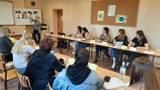 CKU w Żninie pomaga Ukraińcom. Szkoła prowadzi darmowe lekcje języka polskiego [zdjęcia]