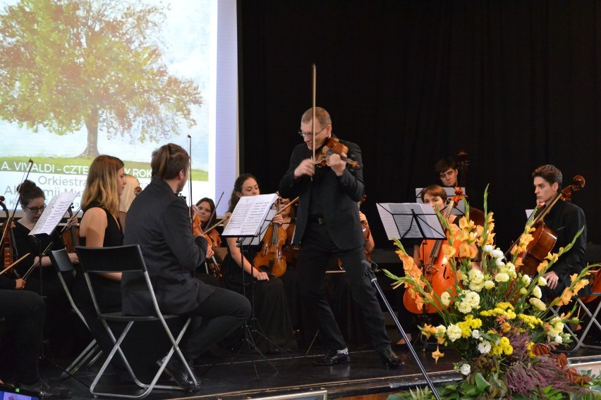 Gaudeamus igitur, czyli inauguracja roku akademickiego Uniwersytetu III Wieku [ZDJĘCIA]