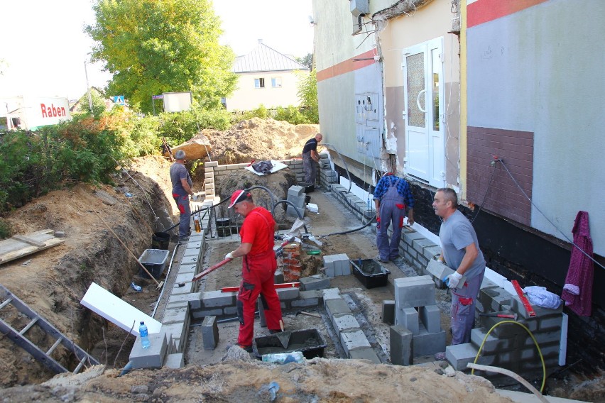 W budynku przy ul. Mickiewicza w Koluszkach powstają żłobek i przedszkole