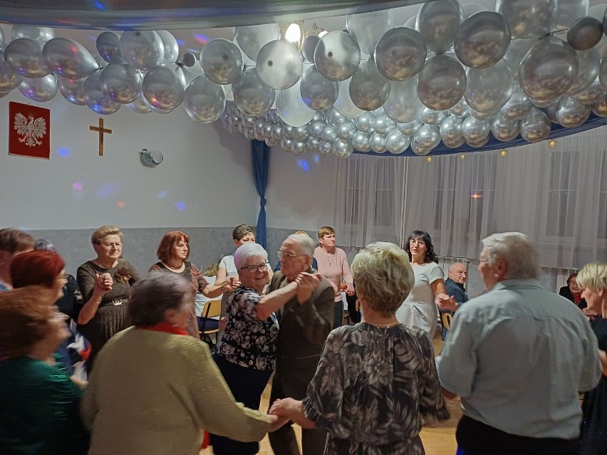 Była impreza! Seniorzy z gminy Jasło świętowali dzień zakochanych [ZDJĘCIA, WIDEO]