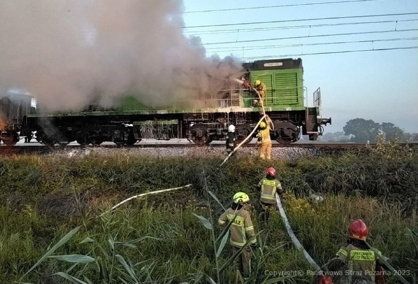 Pożar lokomotywy pod Żmigrodem spowodował duże opóźnienia na...