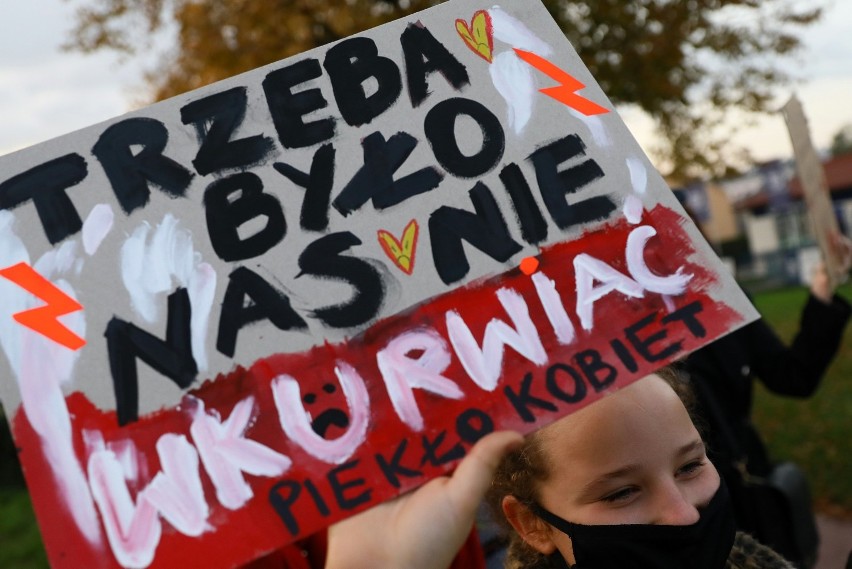 Aborcja, Piotrków: Dziewczyny blokują rondo Sulejowskie! To...