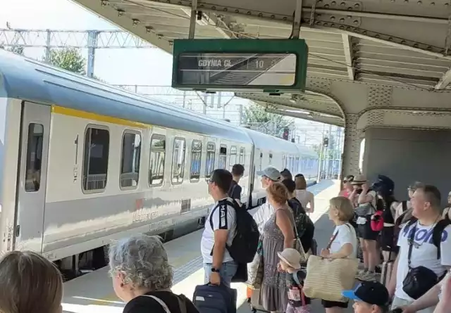Potężne opóźnienia pociągów na Śląsku w poniedziałek, 27 czerwca. 
Zobacz kolejne zdjęcia. Przesuwaj zdjęcia w prawo - naciśnij strzałkę lub przycisk NASTĘPNE
