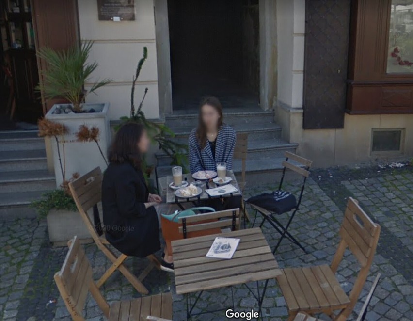 Oto zdjęcia mieszkańców Bielska na Google Street View. Odnajdujecie się nich?