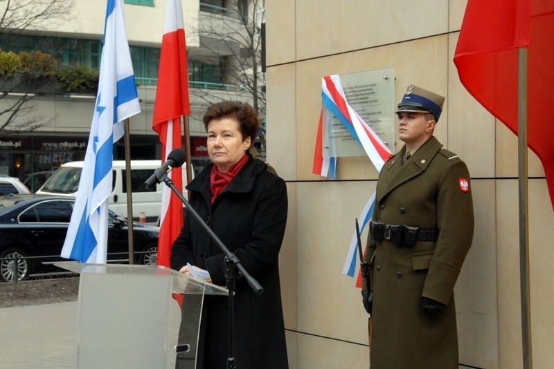 Prezydent Warszawy odsłoniła tablicę Pawła Frenkiela przy ul. Grzybowskiej [ZDJĘCIA]