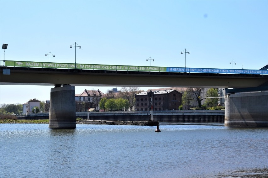 Na moście dzielącym Frankfurt i Słubice pojawił się baner z...