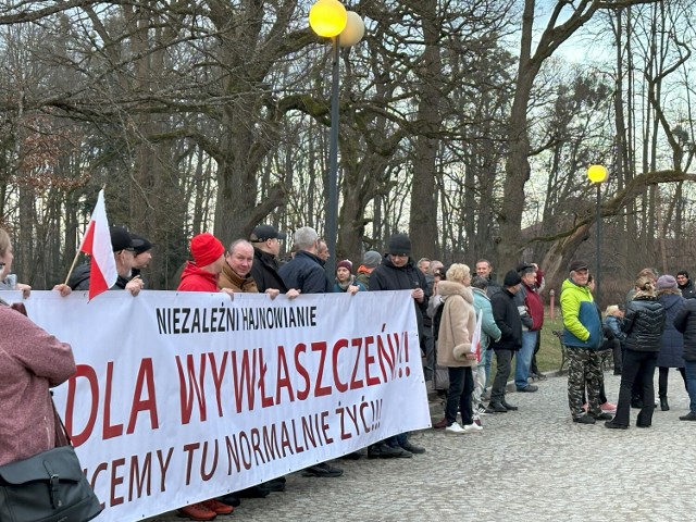 W Białowieskim Parku Narodowym odbyło się spotkanie z przedstawicielami misji Unesco, mieszkańcy regionu wykorzystali ten fakt na protest przeciwko ograniczaniu ich praw w Puszczy Białowieskiej
